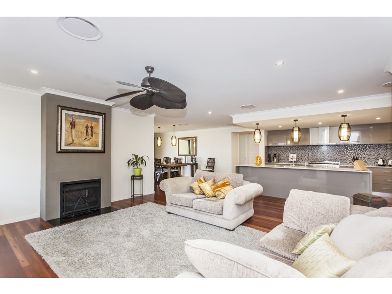 10 Carnoustie Way, Medowie NSW 2318