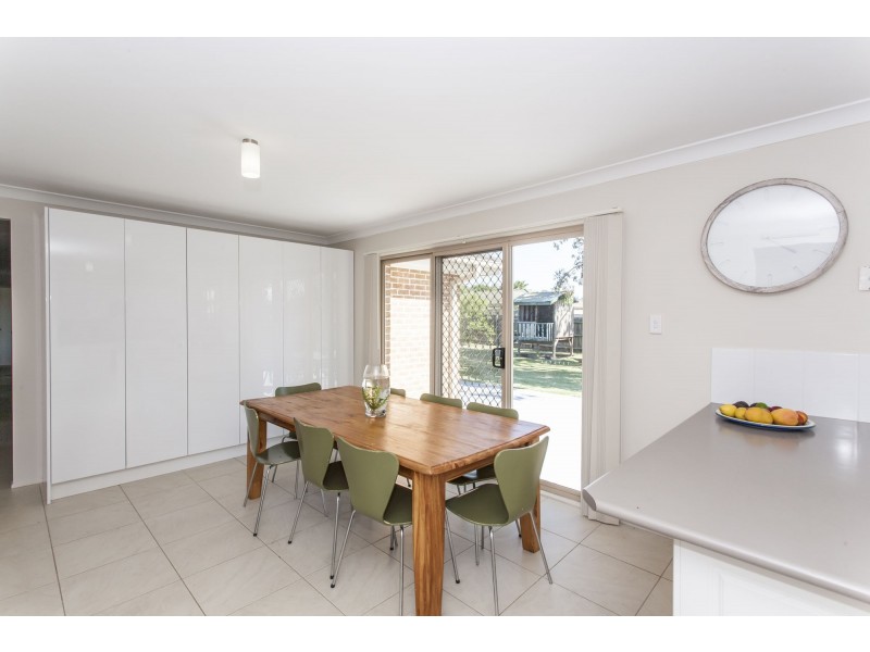 8 Sassin Crescent, Medowie NSW 2318