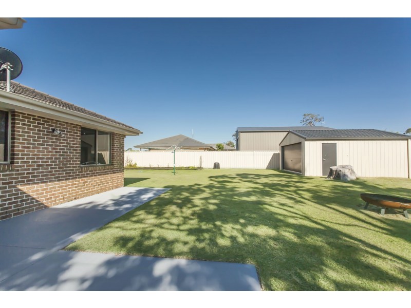 8 Sassin Crescent, Medowie NSW 2318