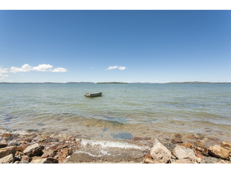 25 & 25A Waterfront Road, Swan Bay NSW 2324
