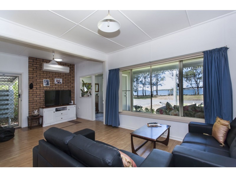 25 & 25A Waterfront Road, Swan Bay NSW 2324
