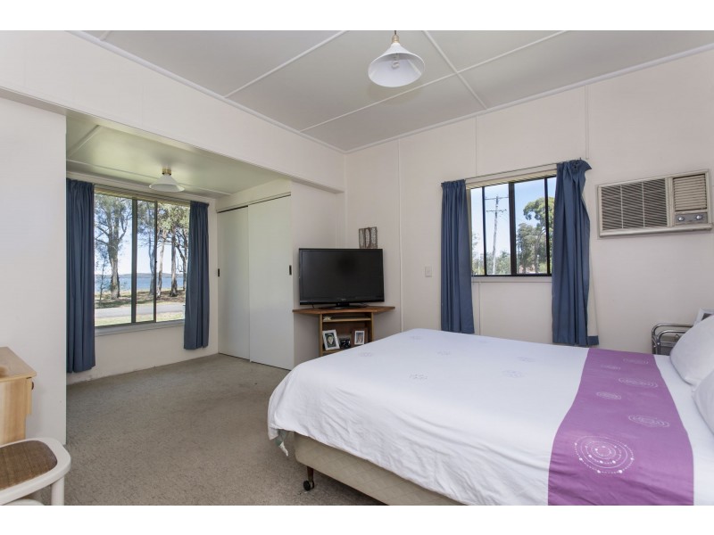 25 & 25A Waterfront Road, Swan Bay NSW 2324