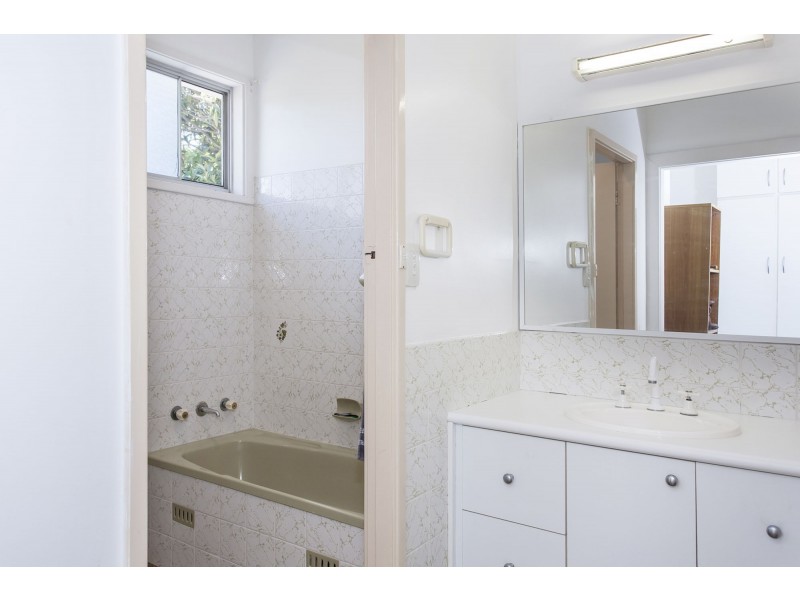 25 & 25A Waterfront Road, Swan Bay NSW 2324