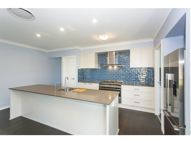 16 Rosemary Street, Fern Bay NSW 2295