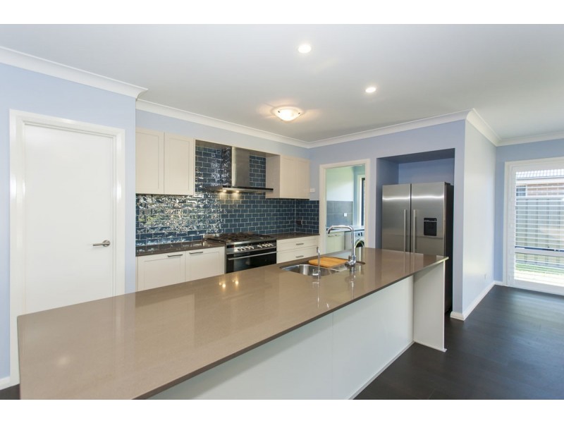 16 Rosemary Street, Fern Bay NSW 2295