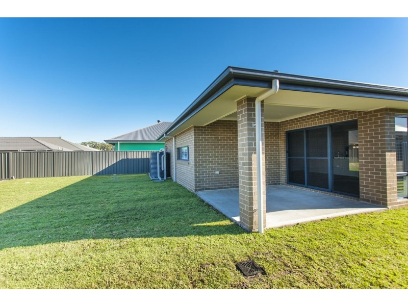 16 Rosemary Street, Fern Bay NSW 2295