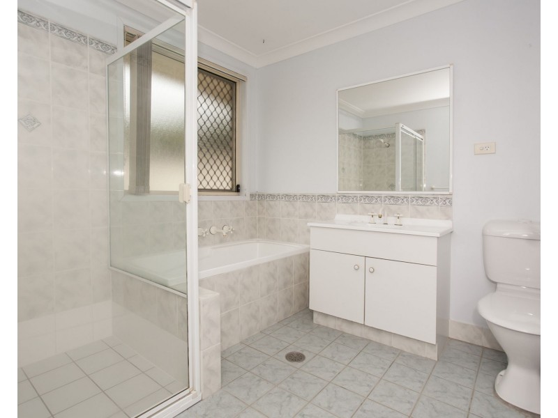 8 Dangar Circuit, Medowie NSW 2318