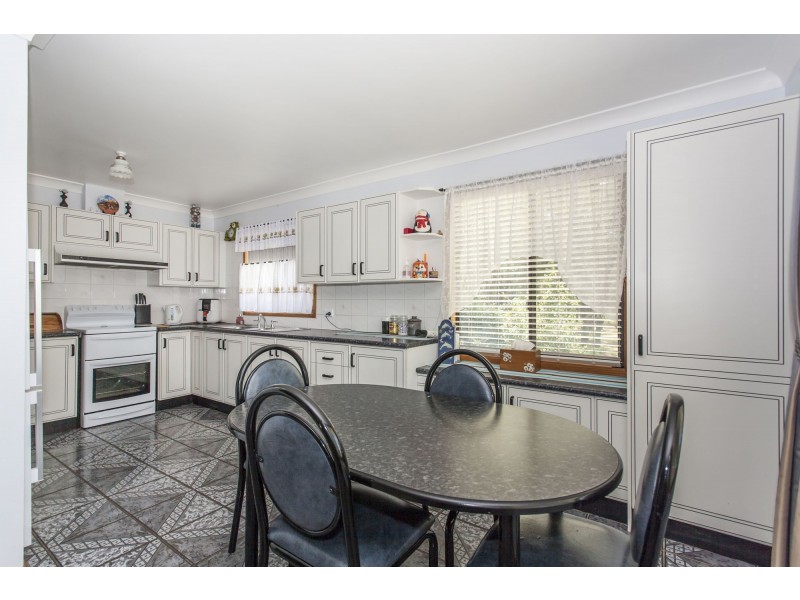 17 Rookes Road, Salt Ash NSW 2318