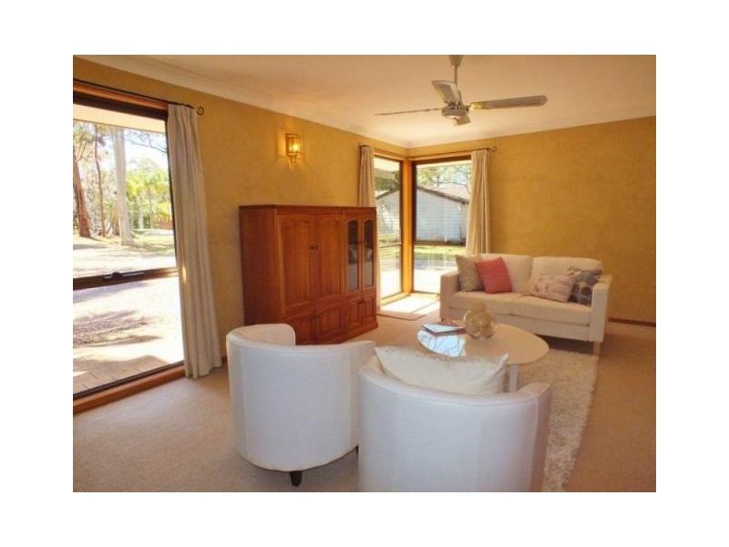 11 Griffiths Avenue, Medowie NSW 2318