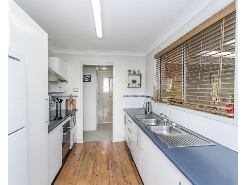 6 Creighton Drive, Medowie NSW 2318