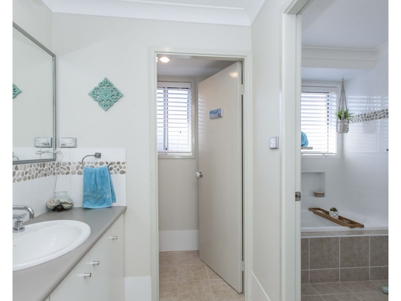 6 Creighton Drive, Medowie NSW 2318