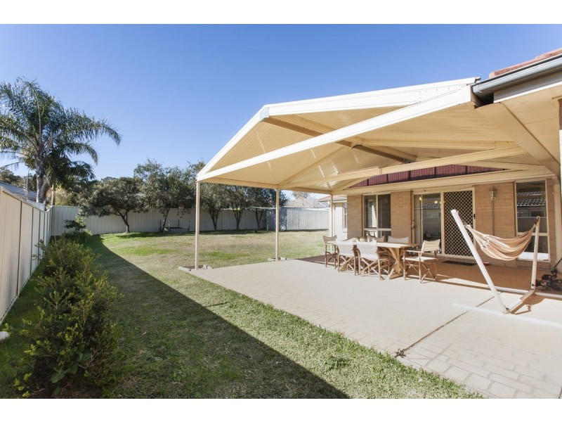 17 Grevillea Drive, Medowie NSW 2318