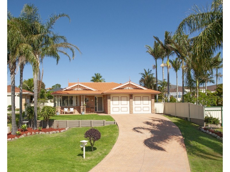 4 Woodlands Place, Raymond Terrace NSW 2324