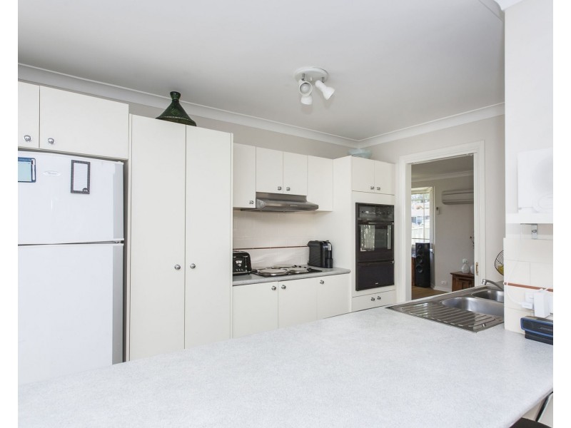 4 Woodlands Place, Raymond Terrace NSW 2324