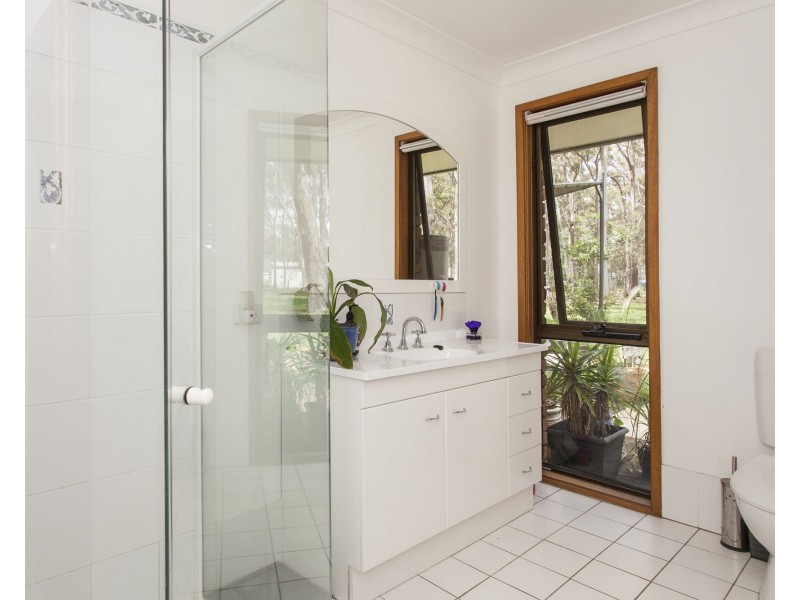 11 Griffiths Avenue, Medowie NSW 2318