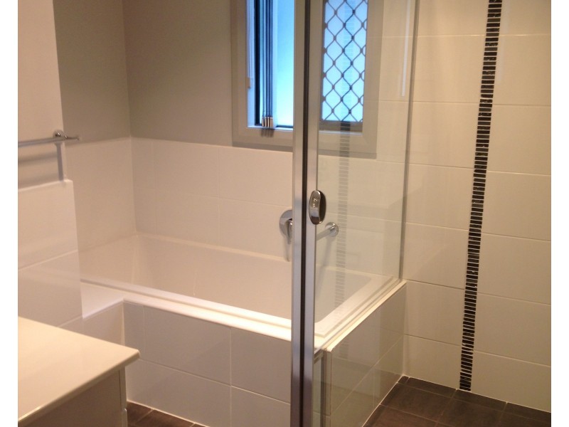 2/11 Kirrang Drive, Medowie NSW 2318