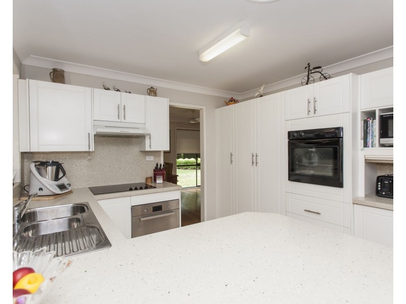 11 Hideaway Drive, Salt Ash NSW 2318