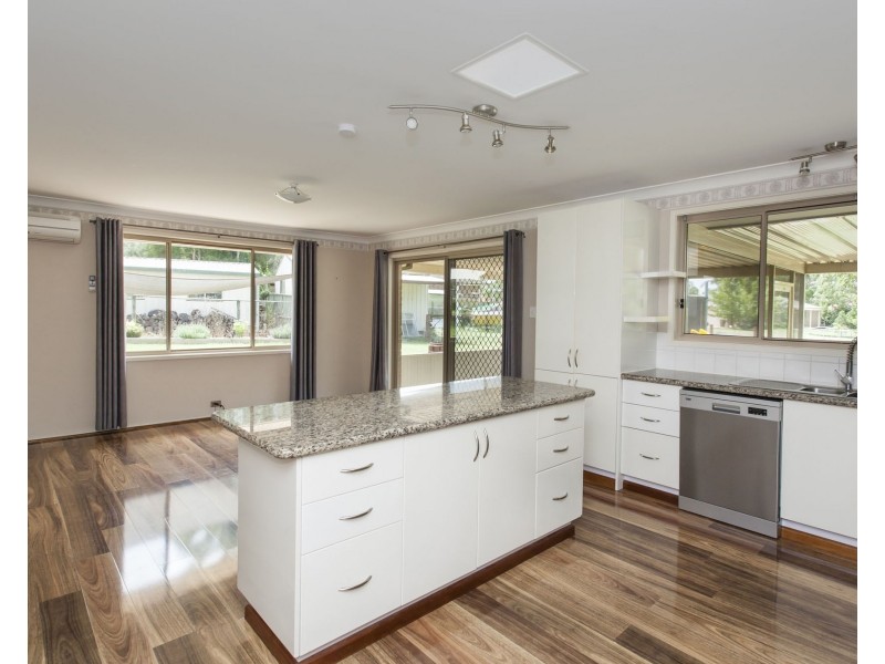 4 Barton Close, Medowie NSW 2318