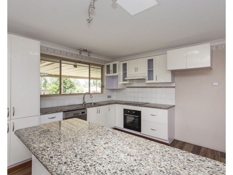 4 Barton Close, Medowie NSW 2318