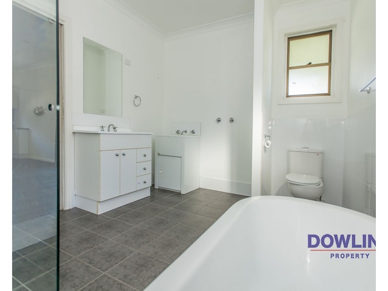 6 QUEEN STREET, Rutherford NSW 2320