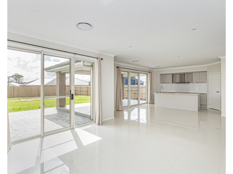 39 Royal Avenue, Medowie NSW 2318