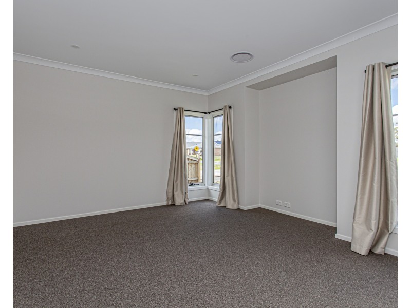 39 Royal Avenue, Medowie NSW 2318