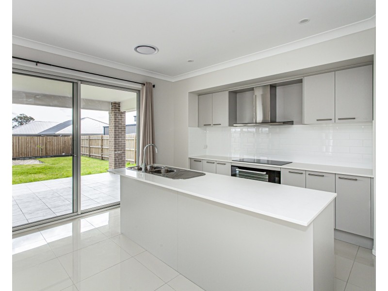 39 Royal Avenue, Medowie NSW 2318