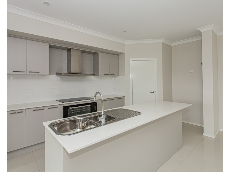 39 Royal Avenue, Medowie NSW 2318