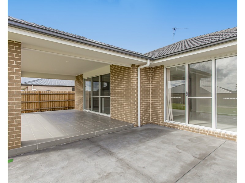 39 Royal Avenue, Medowie NSW 2318