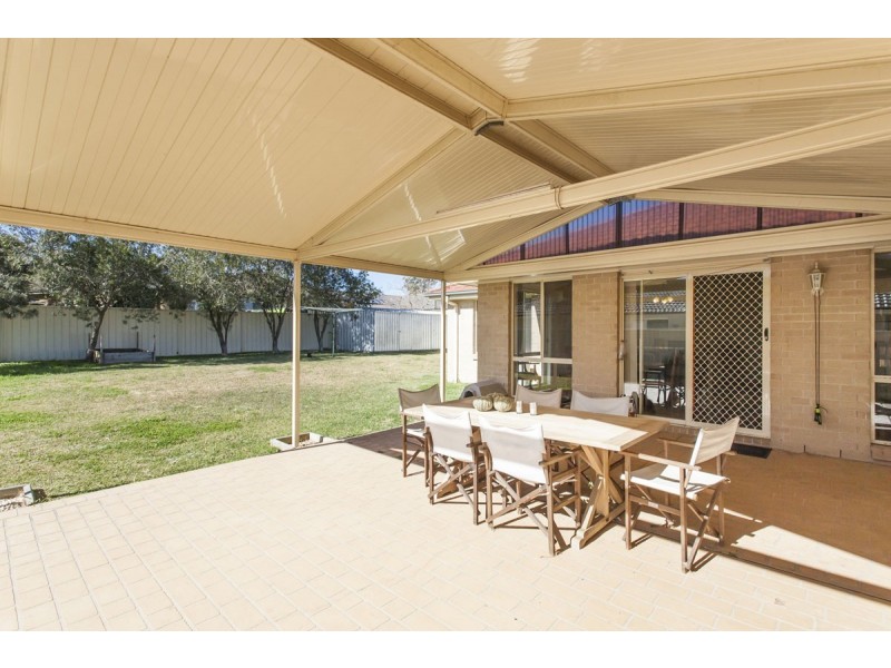 17 Grevillea Drive, Medowie NSW 2318