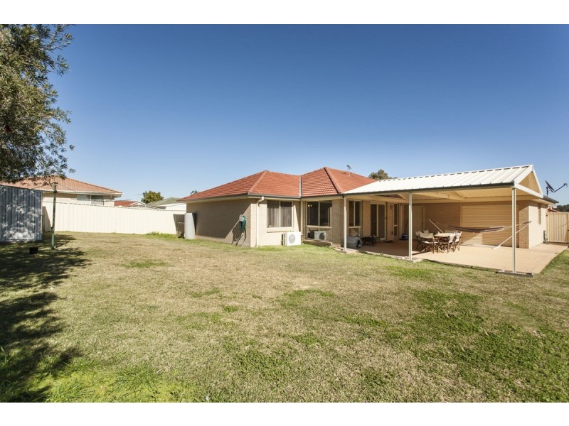 17 Grevillea Drive, Medowie NSW 2318