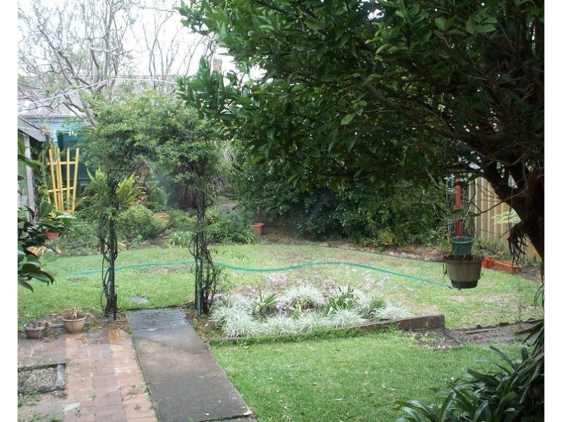 53 Clyde Street, Stockton NSW 2295