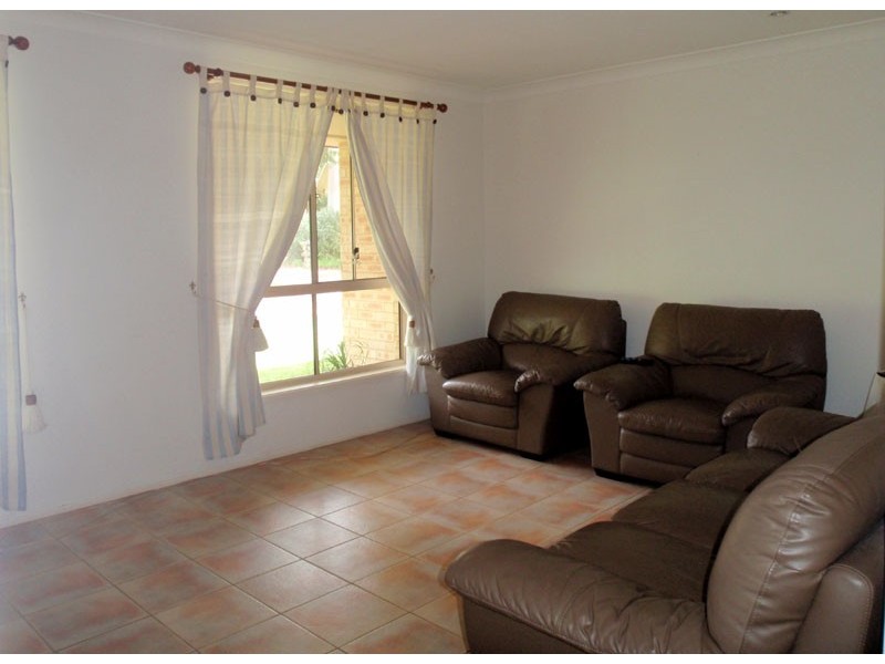 11 JAYWOOD Cl, Medowie NSW 2318