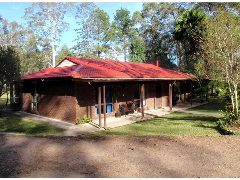 8 ABERCROMBIE Rd, Medowie NSW 2318