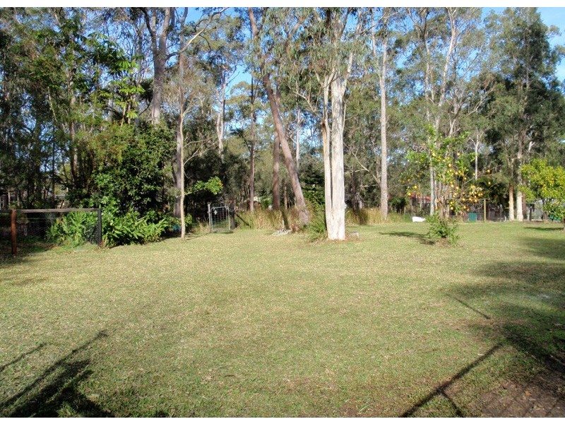 8 ABERCROMBIE Rd, Medowie NSW 2318