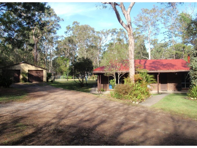 8 ABERCROMBIE Rd, Medowie NSW 2318