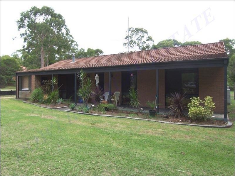 4 GRIFFITH Ave, Medowie NSW 2318