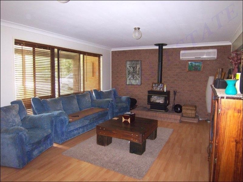 4 GRIFFITH Ave, Medowie NSW 2318