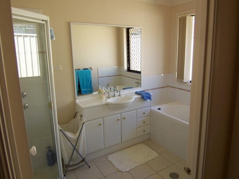 5 STURT Cl, Medowie NSW 2318