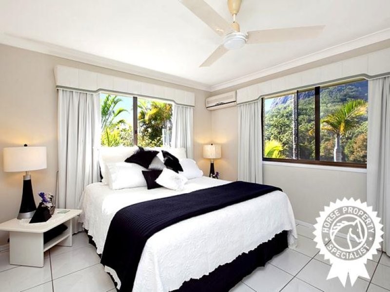 276 Barrs Road, Glass House Mountains QLD 4518