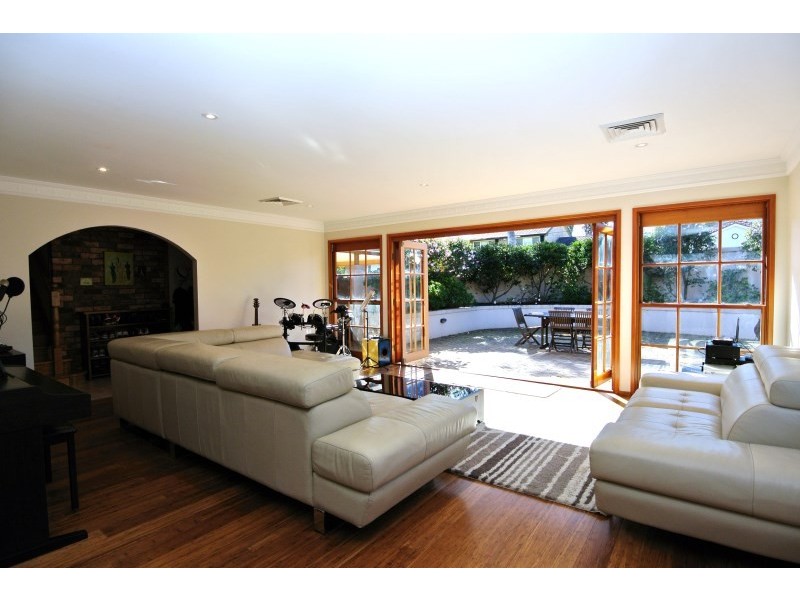 1 Camira Close, Belrose NSW 2085