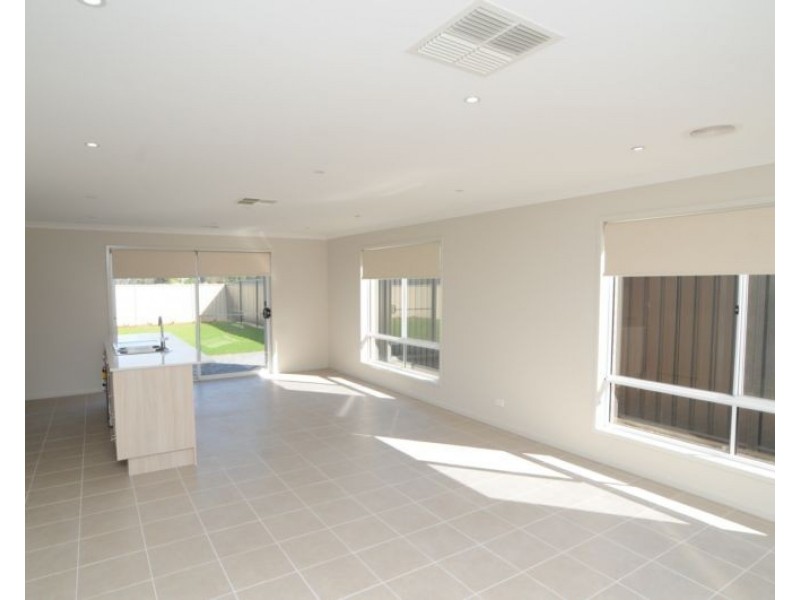 33 Joyce Way, Wangaratta VIC 3677