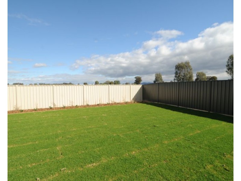 33 Joyce Way, Wangaratta VIC 3677