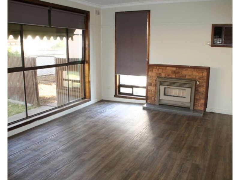 8 Irving Street, Wangaratta VIC 3677