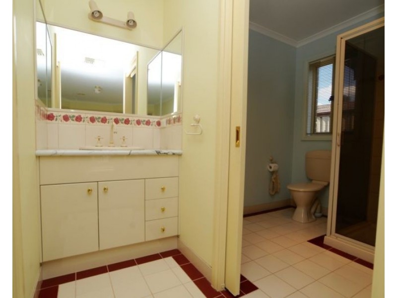 12 Collyn-Dale Drive, Wangaratta VIC 3677