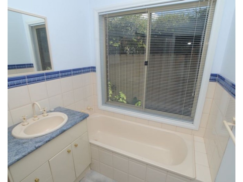 12 Collyn-Dale Drive, Wangaratta VIC 3677