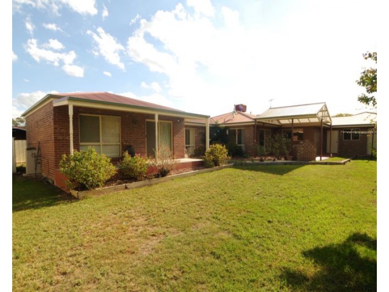 12 Collyn-Dale Drive, Wangaratta VIC 3677