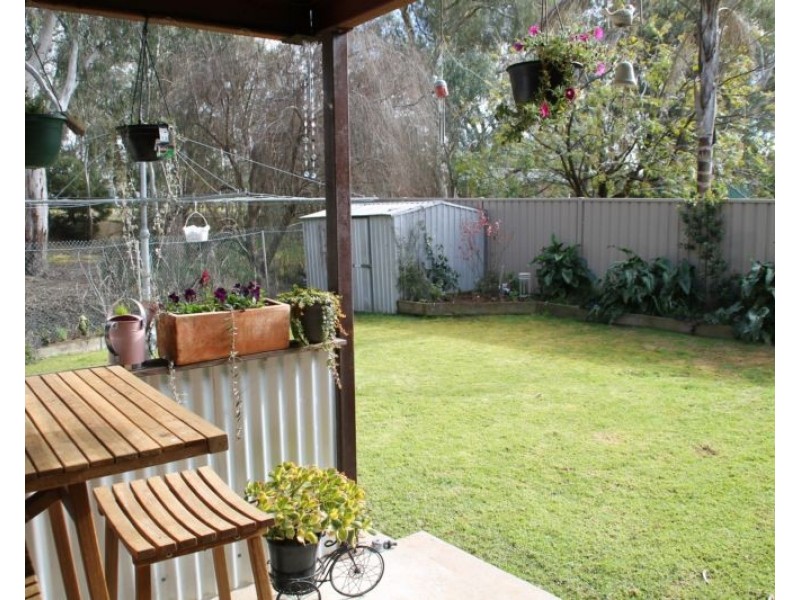 9 Valdoris Avenue, Wangaratta VIC 3677