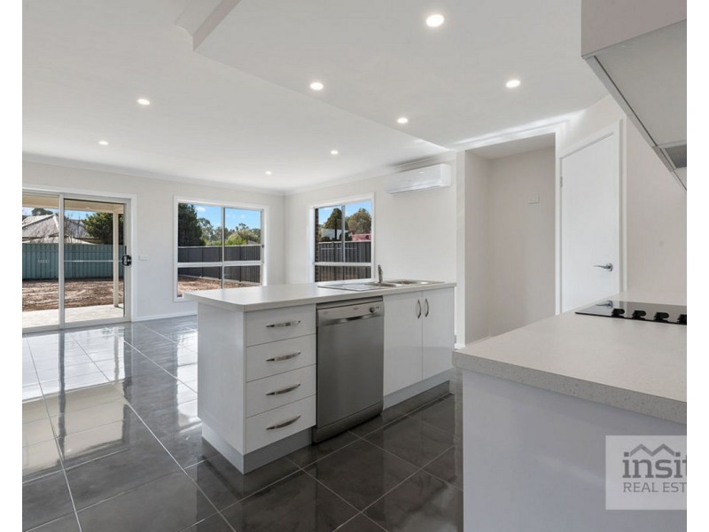 21 Currawong Drive, Wangaratta VIC 3677