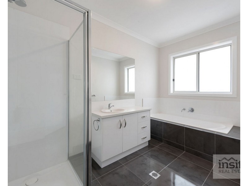 21 Currawong Drive, Wangaratta VIC 3677